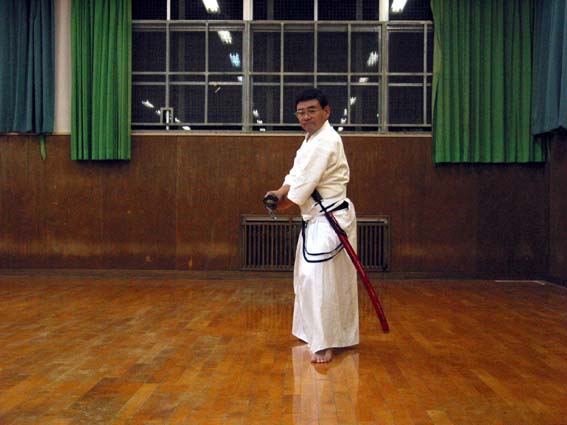 体の向きを右に転回